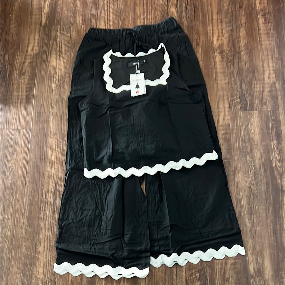 Zesica Black Two Piece Set with White Trim